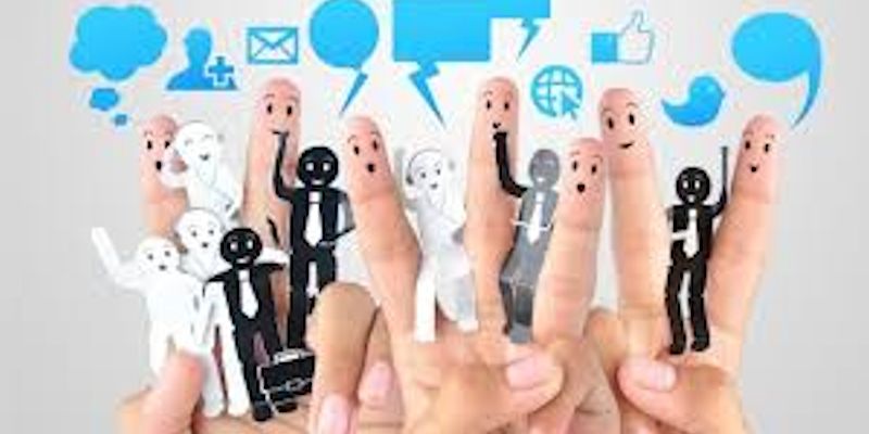 4 ways to stretch your marketing dollar with social media