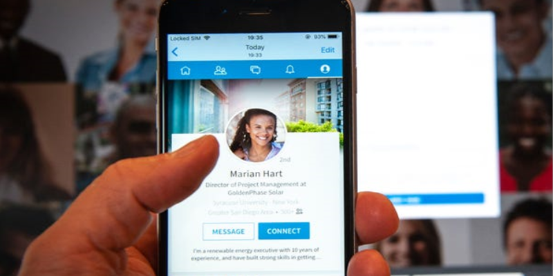 LinkedIn May Soon Provide the Option to Add URL Links into Your LinkedIn Stories