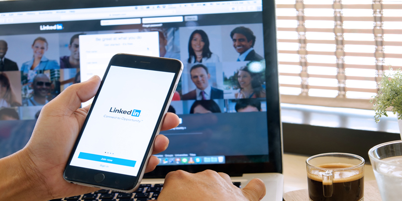 LinkedIn Adds ‘Active Status’ to Alert Your Connections When You’re Online