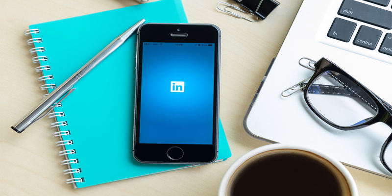 10 Tips for Compelling LinkedIn Company Page Posts [Infographic]