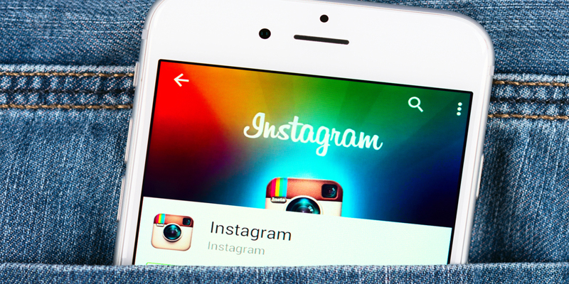 6 Instagram Poll Sticker Ideas for Your Brand or Business