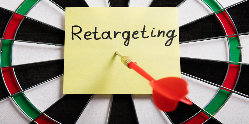 10 of the Best Ads from October: Spooky Retargeting, Amazon Reviews, and a Lost Panda